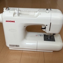 ジャノメ JP710N コンピューターミシンの画像