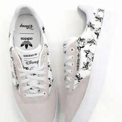 #adidas@Disney#コラボ#スニーカー#限定デザインの画像