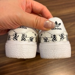 #adidas@Disney#コラボ#スニーカー#限定デザインの画像