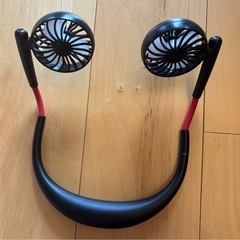 【美品】ネックツインファン 首掛け扇風機（HE-NTF01B） 1度使用の画像