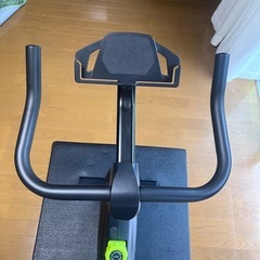 FITBOXエアロバイク＆専用マットの画像