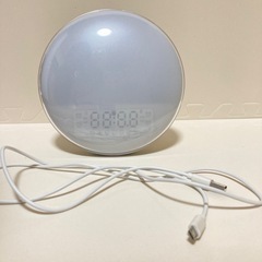 Yihai 目覚ましライト デジタル時計付き照明器具の画像