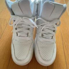 NIKEハイカットスニーカー24㎝の画像