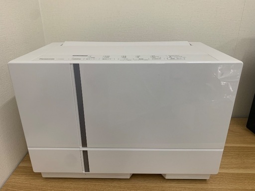 ハイブリッド方式除湿機 パナソニック 衣類乾燥除湿機 F-YHX90B-W 美品 パナソニック ハイブリッド方式 衣類乾燥除湿機 F-YHX90B-W 1台