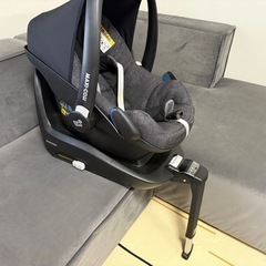 【セット】Maxi-Cosi新生児〜チャイルドシートとベビーカーシート、の画像