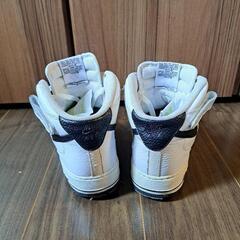 16日まで出品　エアフォース1 midの画像