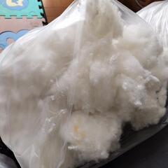 ハンドメイド クッションや枕 綿 詰め物 45リットルの袋に入ってます １袋分の画像