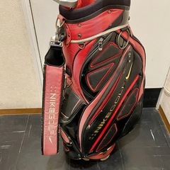 右利きゴルフセット一式 NIKEのキャディーバッグやMIUZNOのアイアンやウェッジ含むセット 入門編や練習用に如何ですか？の画像