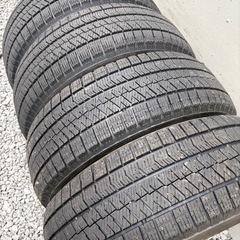 225/60/17冬VRX2の画像