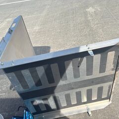 売却確定致しました。沢山の問合せ有難うございました。アルミ製　車椅子車両　用　梯子の画像