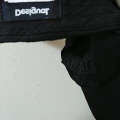 8/11〆切、8月中に手渡し、desigual キャップ　黒　フリーサイズの画像