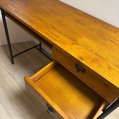 書斎用デスクの画像