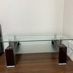 ガラステーブルの画像