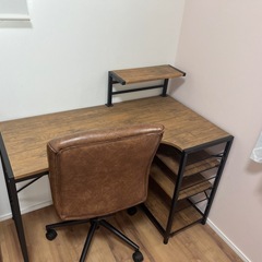 ② 美品 木目調 机と椅子セット 学習机 パソコンデスクの画像