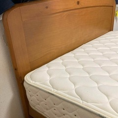 お取り置き中　高級ホテル仕様 サータ ダブルベッド一式（マットレス＋フレーム)の画像