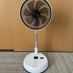 USB充電式扇風機の画像