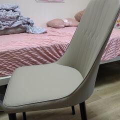 ダイニングチェア２脚の画像