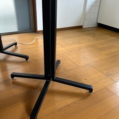 カフェテーブルの画像