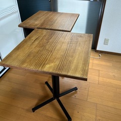 カフェテーブル