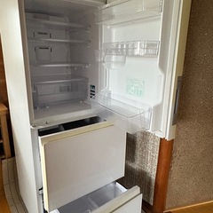 2019製SHARP プラズマクラスター冷凍冷蔵庫の画像