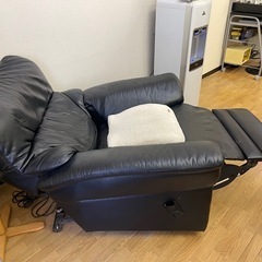 電動リクライニングソファスピーカー付きの画像