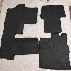 【未使用品】DAIHATSU　純正　タントカスタム　カーペットマットの画像