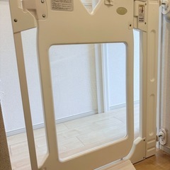 ベビーゲート〈圧迫感が少なく使いやすい〉日本育児スマートゲイトプレミアムクリアの画像