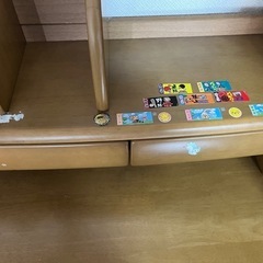 勉強机と椅子の画像
