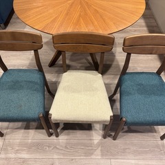 ニトリ【120cm円形木製ダイニングテーブルセット】の画像