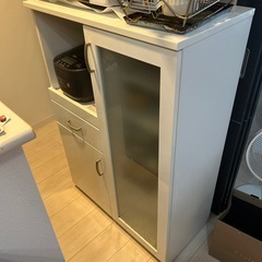 食器棚の画像