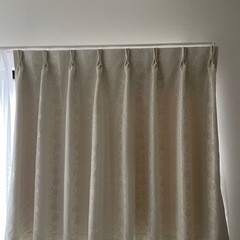 カーテンの画像