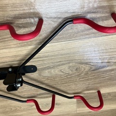 壁掛けバイクハンガー2個セットの画像