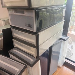 服収納　　引き出しの画像