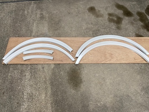 ハイエース200系　CRSリーガルフェンダー　070パールホワイト