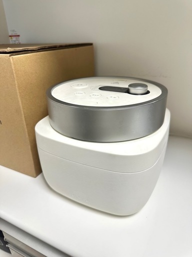 【値下げ済み】炊飯器
バルミューダザゴハン K08A-WH