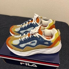FILA スニーカーの画像