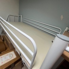 ベッド
の画像
