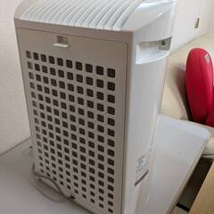 SHARP　加湿空気清浄機　2011年製の画像