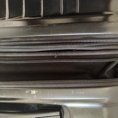 スーツケース難有　45ℓ 重さ3.9kの画像
