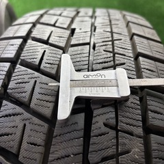 205/60R16 96Q 4本 23年製　ヨコハマ　アイスガード　IG60 溝8〜8.5ミリ　ステップワゴン　ノア　プリウスアルファ　引き取り可　S50806082の画像