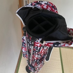 半額新品ゴルフバック【CLUNK】RED 90 グラフィティ の画像