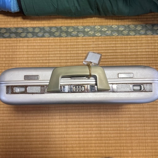 アタッシュケース