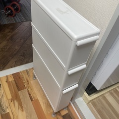 カインズ　またげる段差解消すきまストッカー3段 ホワイト