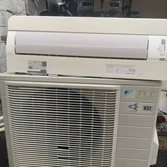 基本取り付け工賃込み　 DAIKIN ルームエアコン 　 AN56TPP-W主に18畳200V 2017年製♻️ の画像