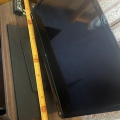 テレビとテレビ台の画像