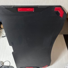 【至急8/15まで】ゲーミングデスクの画像