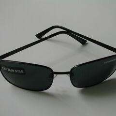 新品未使用　シールが付けたままです　UVカット９９% サングラスの画像