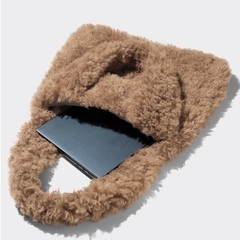 お値下げ　未使用品　ふわもこ　トートバッグの画像
