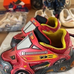 子供靴  光るキッズ　シューズ 17.0cm17.5cm 18.0cmまとめ9点 マジックテープなので、お子様でも簡単に脱ぎ履きできます未使用近い～ 　の画像
