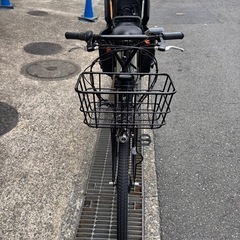 チャイルドシート付き電動自転車の画像